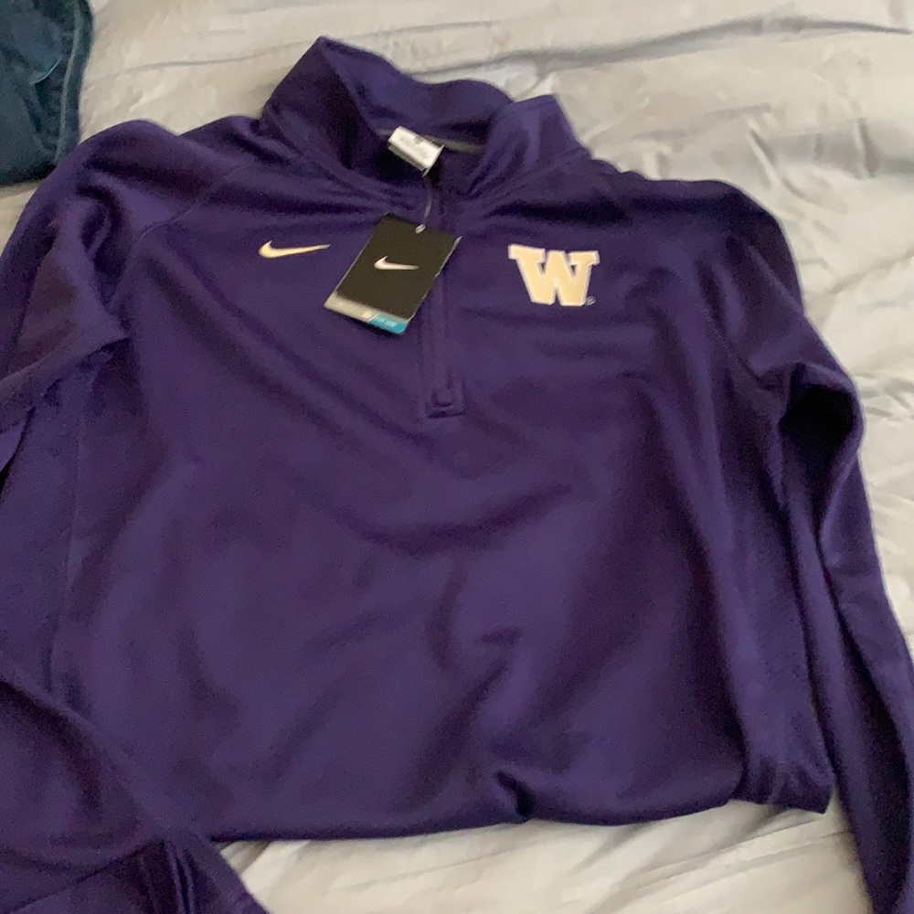 UW Nike